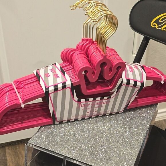 Juicy Couture Notched Shoulder Space Saving Crown Top Set of 20 Hangers- Pink - Picture 7 of 13
